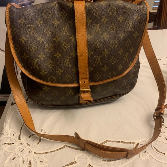 Authentic Louis Vuitton Monogram Saumur 35 shoulder bag - Picture 2 of 15